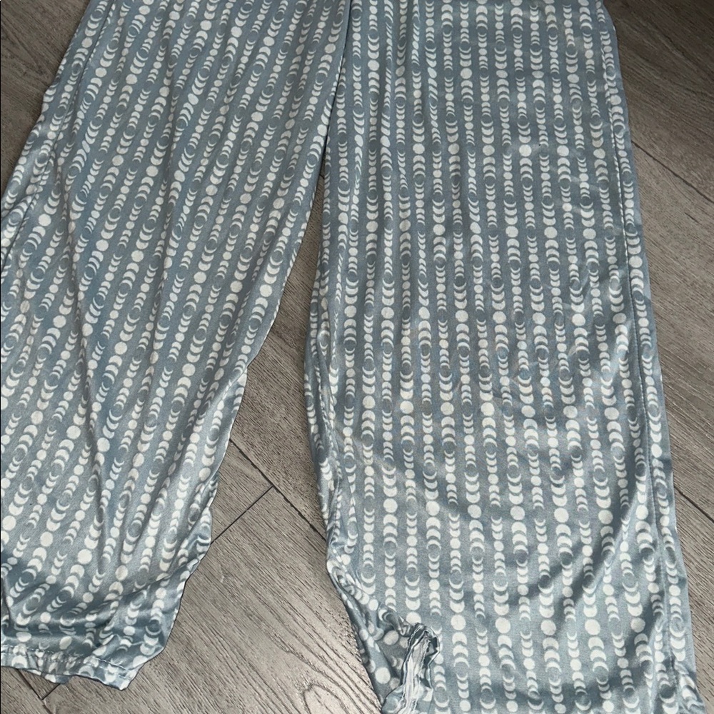 Super soft Hello Mello Light Blue Crescent Print Lounge Pants size Large - Picture 2 of 8